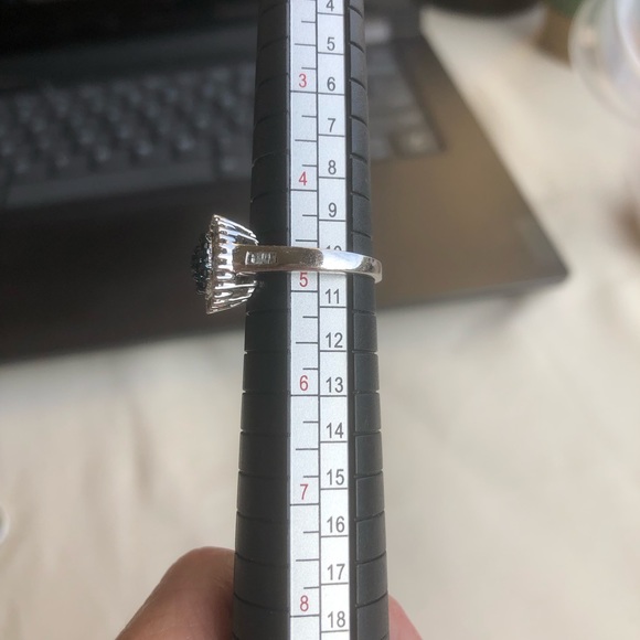 Gorgeous Blue and White Diamond 925 Ring - Picture 3 of 10